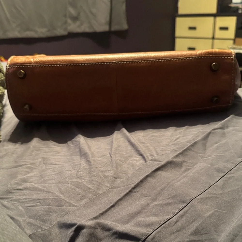 Elegant Tan Leather Briefcase
